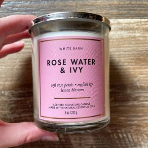 Bath and Body Works Rose Water & Ivy single wick candle